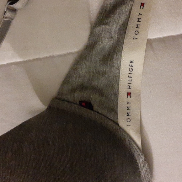 Size 34C Tommy Hilfiger logo bra - Picture 10 of 13